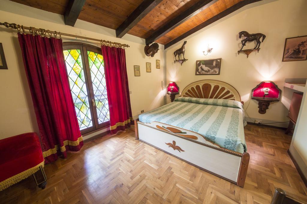 Hotel Villino Della Flanella Modena Zimmer foto