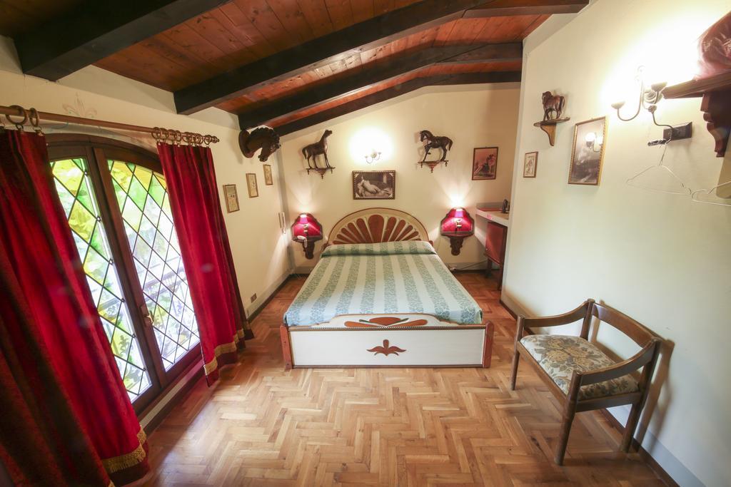 Hotel Villino Della Flanella Modena Zimmer foto