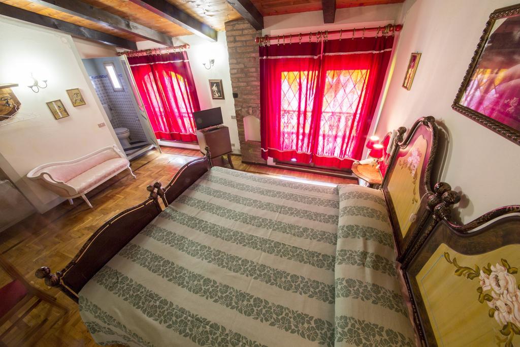 Hotel Villino Della Flanella Modena Zimmer foto