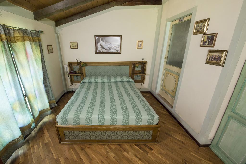 Hotel Villino Della Flanella Modena Zimmer foto