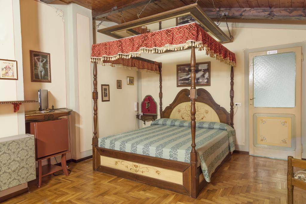 Hotel Villino Della Flanella Modena Zimmer foto
